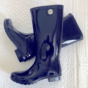 UGG Shaye Black Rain Boot-Size 5